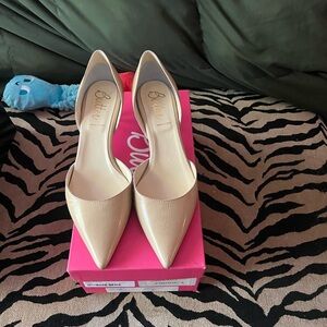 Kitten heal nude patten dress shoes